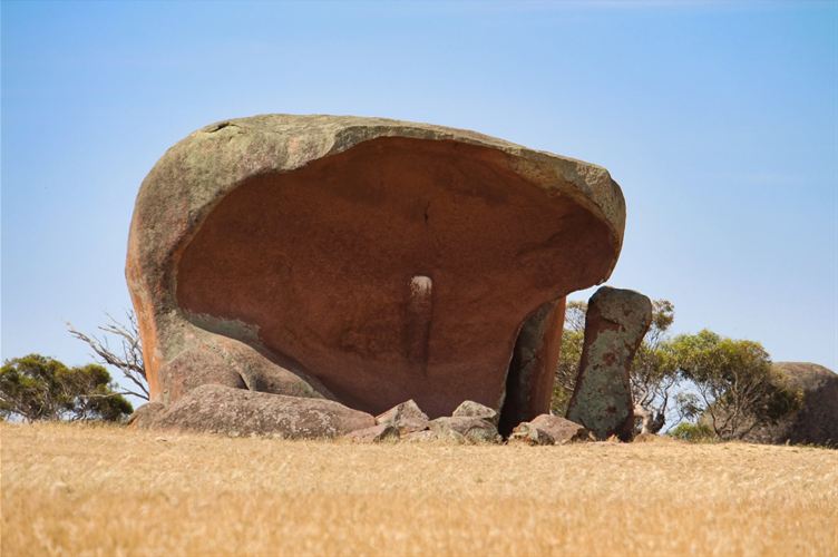 The main haystack, a giant wave-shaped granite overhang
