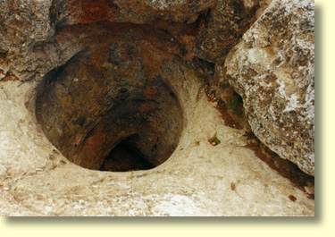 Caiguna Blowhole is located 10 metres south of the Eyre Highway, and a few kilometres west of Caiguna. 