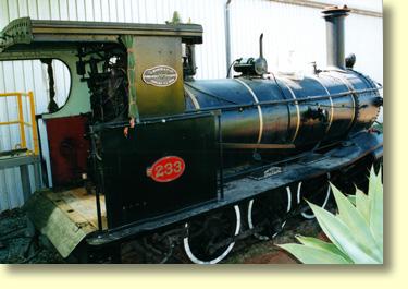 The loopline rail tour is made in an old 'Green Rattler' and makes a stop at the old Chaffer's Power Station, and at the Super Pit Lookout. These stopovers can be a bit dusty and may not appeal to those who suffer asthma.