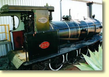 The loopline rail tour is made in an old 'Green Rattler' and makes a stop at the old Chaffer's Power Station, and at the Super Pit Lookout. These stopovers can be a bit dusty and may not appeal to those who suffer asthma.  