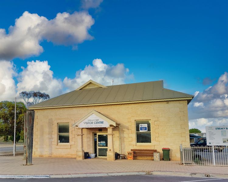Streaky Bay Visitor Centre, a sandstone building at 21 Bay Road