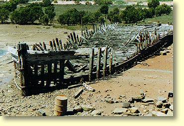 Spencer Gulf : bare bones of a boat